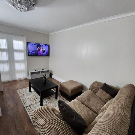 Home Away From Home Лондон Екстер'єр фото
